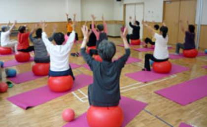 音楽に合わせて楽しくレッスン